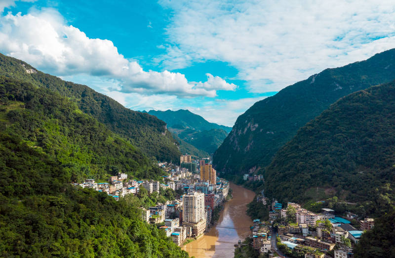 Yanjin Dousha Pass