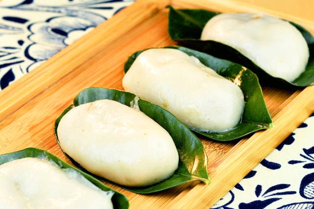 Ye'erba (Leaf-Wrapped Rice Cake)