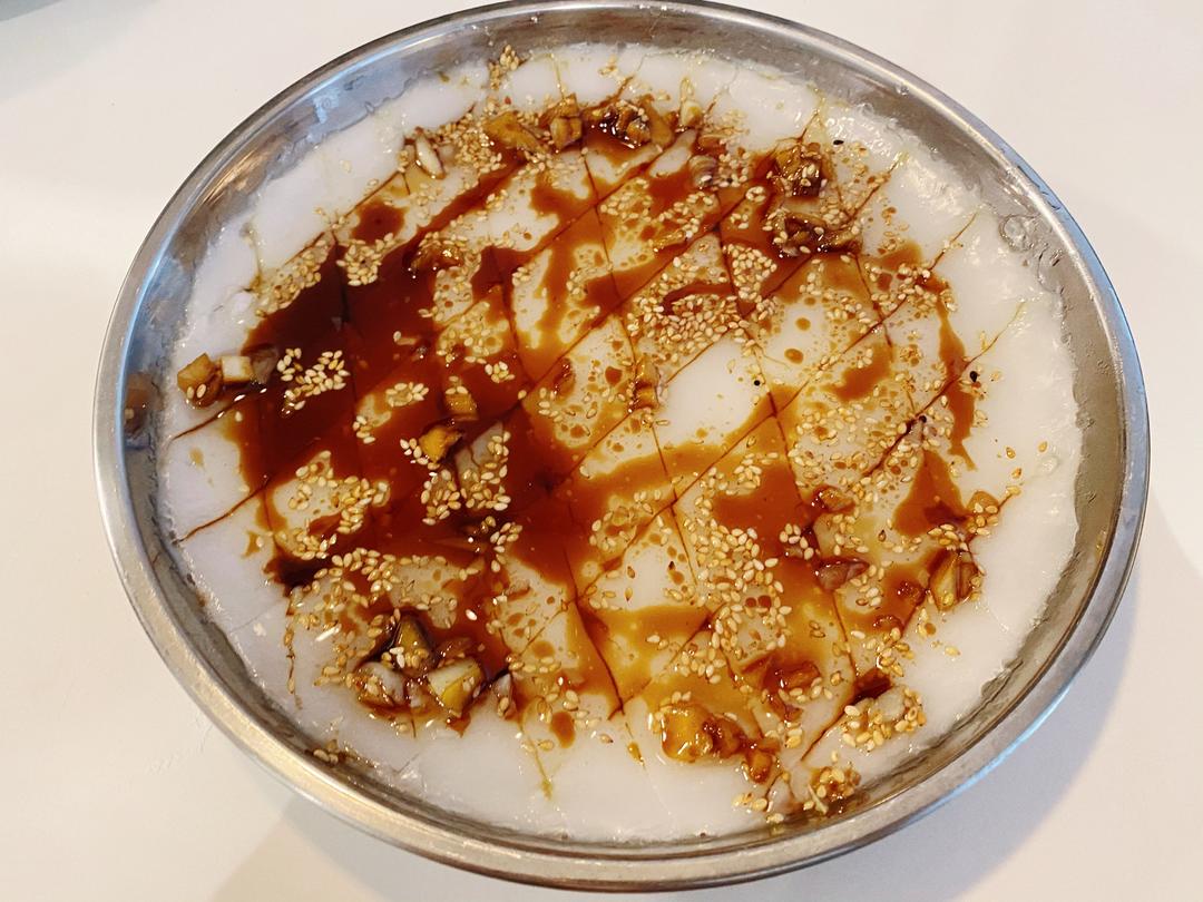 Bojichui (Rice Cake in Bamboo Tray)