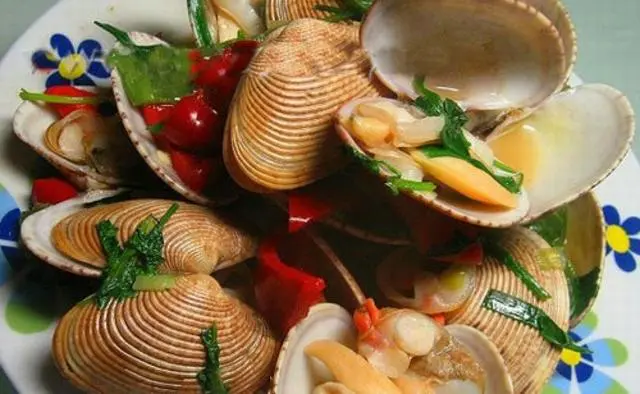 Clam