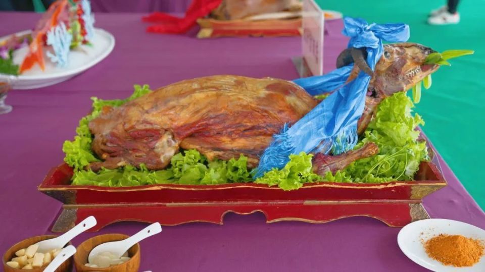 蒙古烤全羊