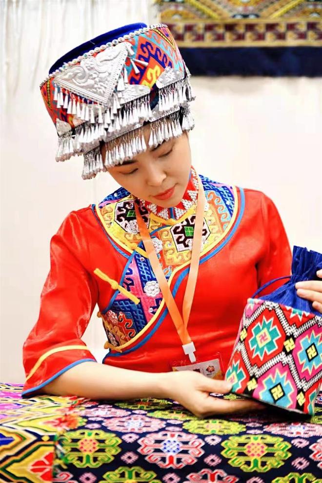 Xilan Kapu (Tujia Brocade)