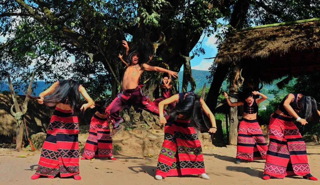 Lahu Hulusheng Dance