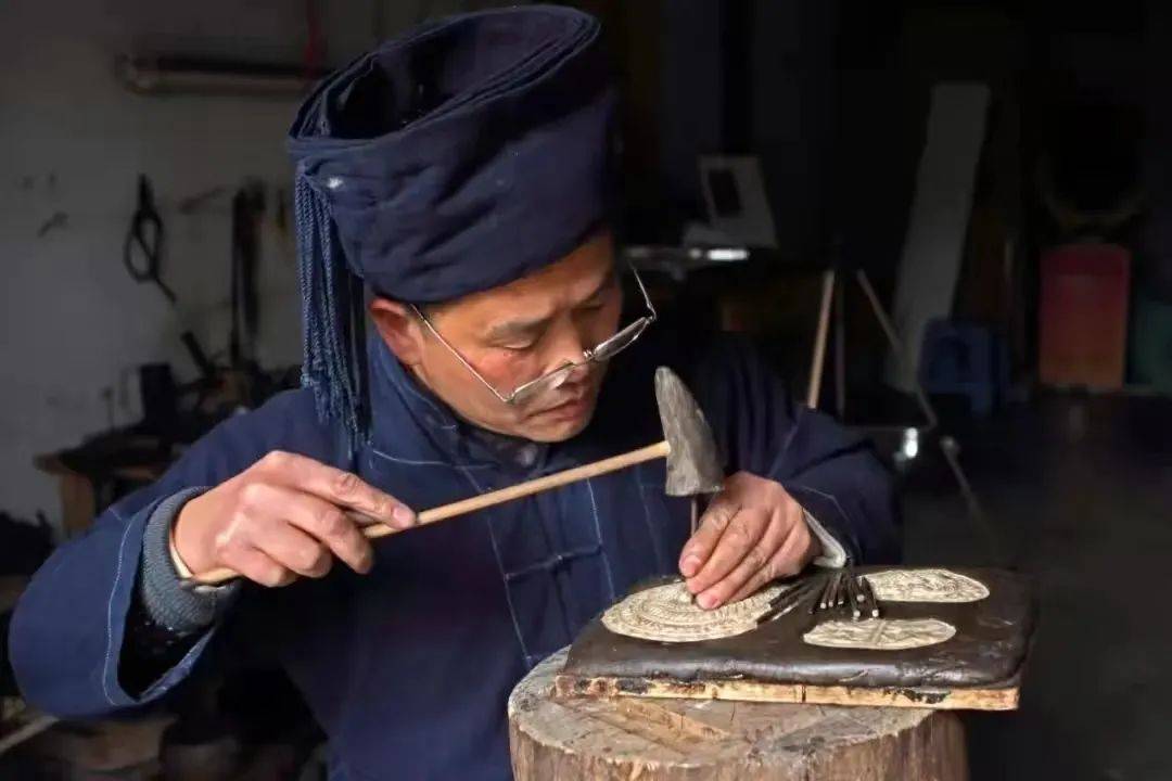 Miao Silver Ornament Forging Technique