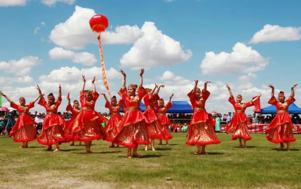 Daur Dance