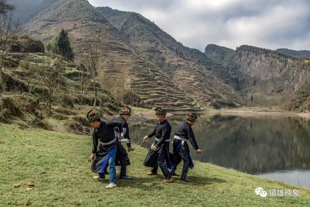 Zhenxiong Yi Kahongbei