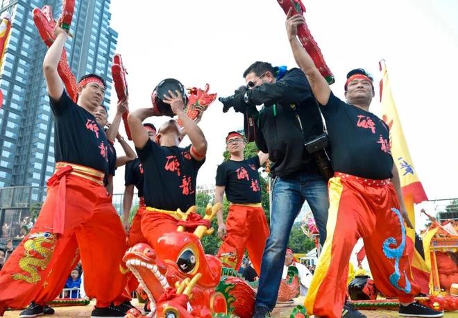 Drunk Dragon Dance